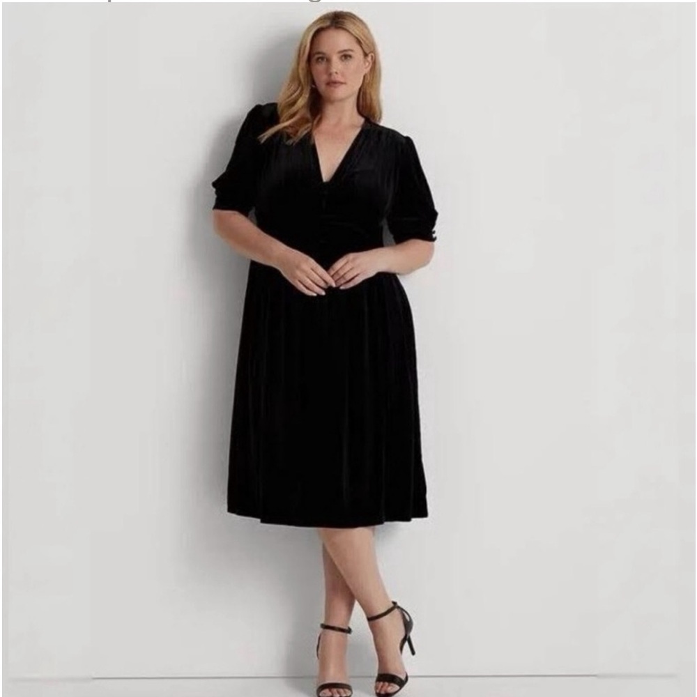 Lauren Ralph Lauren Plus Size Velvet Dress 3X
Black V-Neck Button Half Sleeves